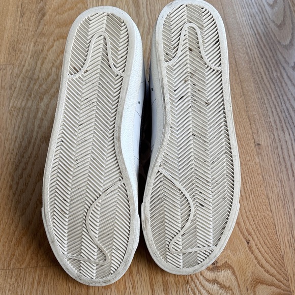 Nike White Sneakers with Black Accents - Picture 3 of 4